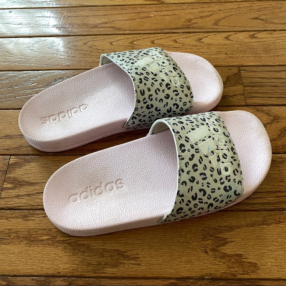 Girls adidas animal print slides - Picture 3 of 4